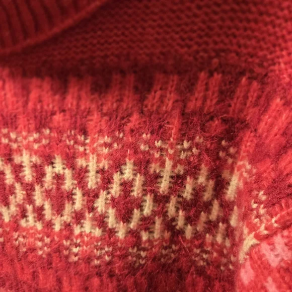 Cozy Red Patterned Turtleneck Sweater - Picture 2 of 7